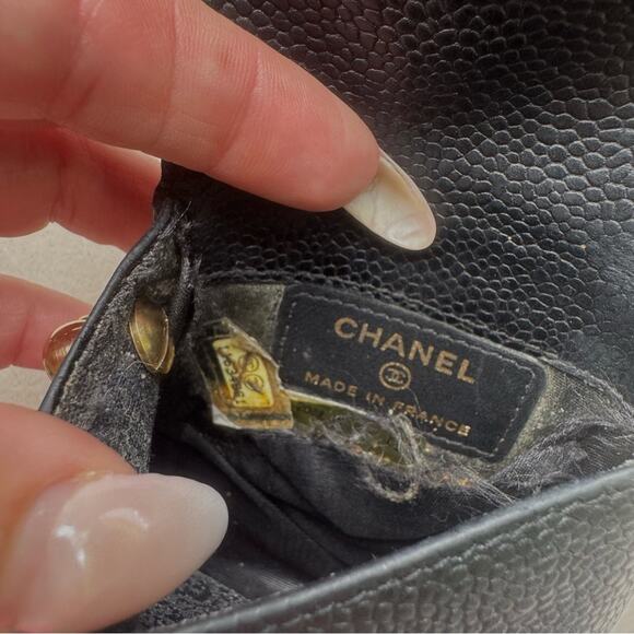 Authentic CHANEL Vintage CC Caviar Leather Mini Pouch Cigarette Crossbody Bag - Picture 13 of 16